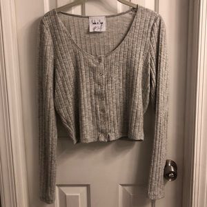 Long sleeve grey crop top